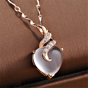 Collar de Plata con Cuarzo Rosa Natural – Estilo Femenino y Elegante